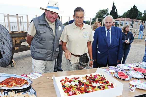 La Princesse Stephanie de Monaco fête les 1 an d'anniversaire de l'arrivée a Fonbonne des éléphantes Baby et Népal au domaine de Fontbonne de la Commune de Peille, le 12 Juillet 2014, avec le soigneur et dresseur Marcel Peters, en présence de nombreux invités comme le Docteur Frère , créateur avec le Prince Raignier du festival international du cirque de Monaco.